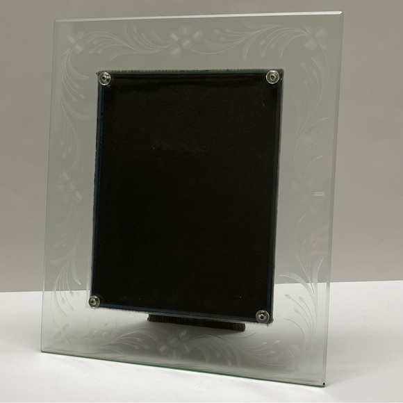 FRAME main image 1